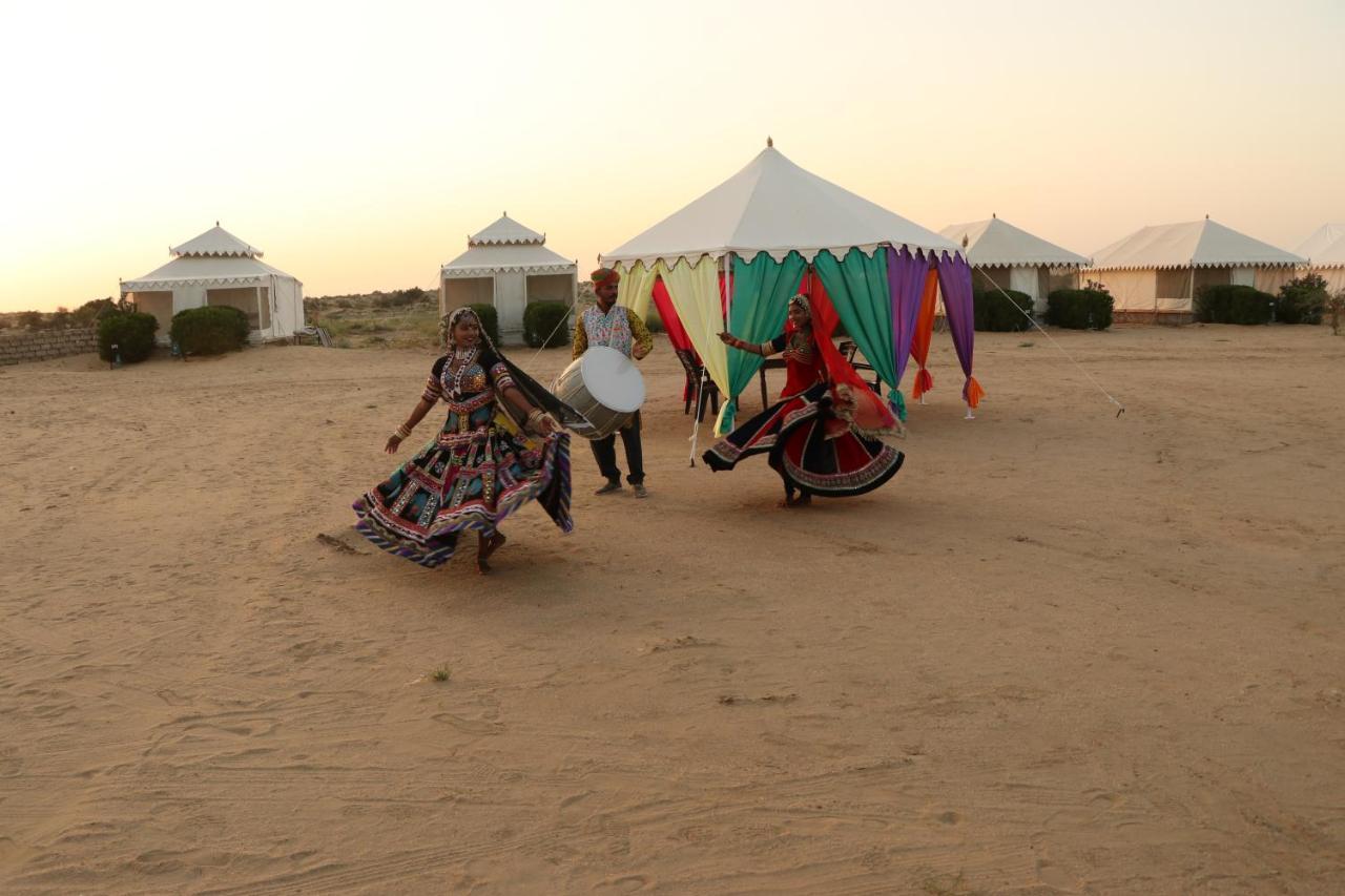 Sunny Desert Camp Kuri Luaran gambar