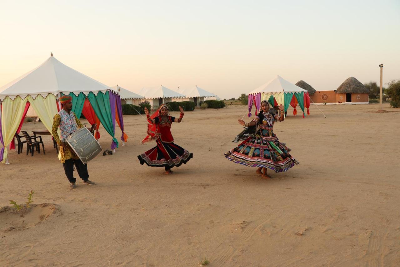 Sunny Desert Camp Kuri Luaran gambar