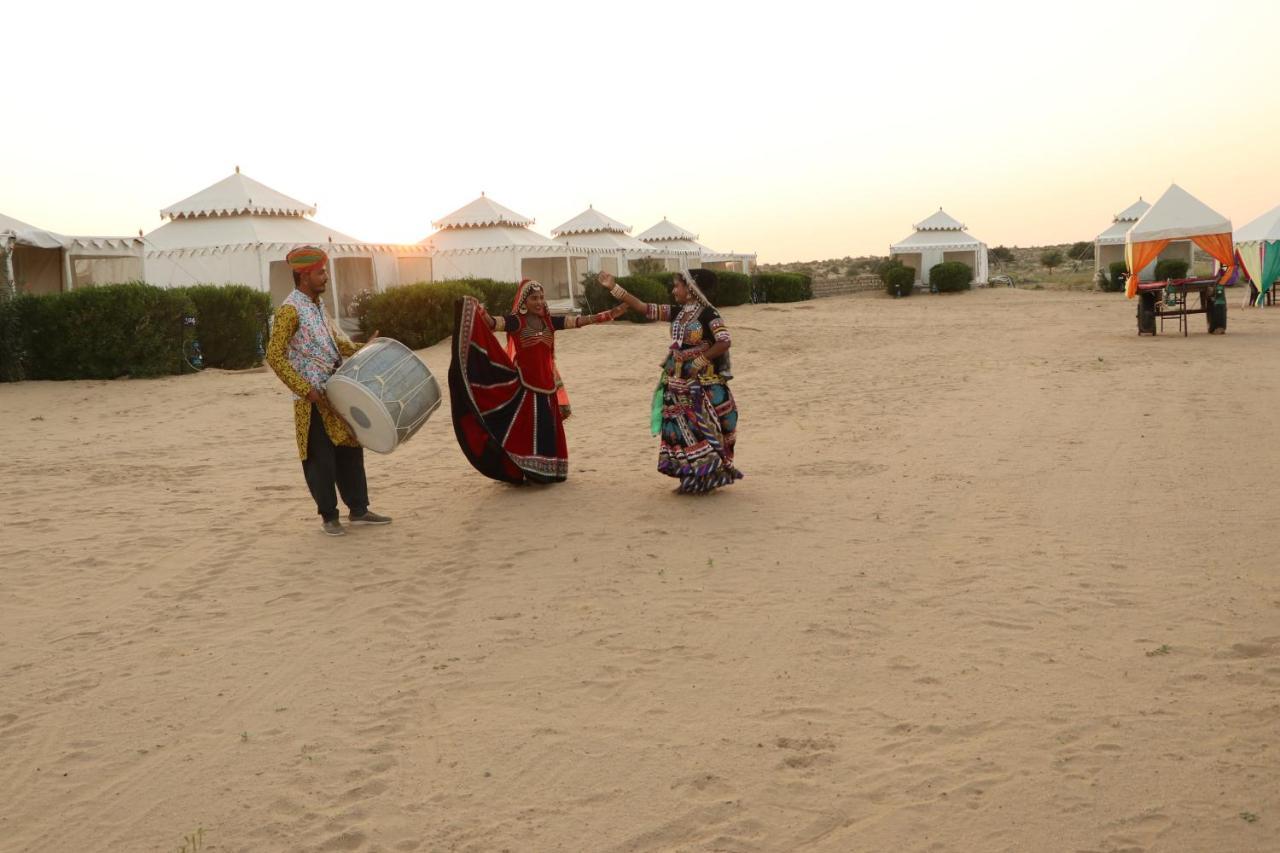 Sunny Desert Camp Kuri Luaran gambar