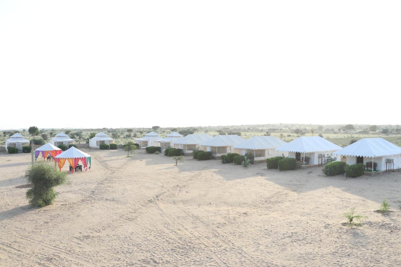 Sunny Desert Camp Kuri Luaran gambar