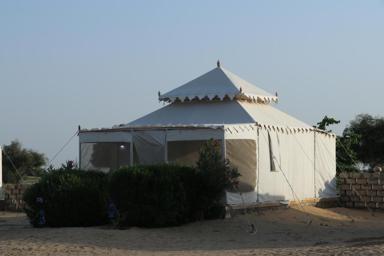 Sunny Desert Camp Kuri Luaran gambar