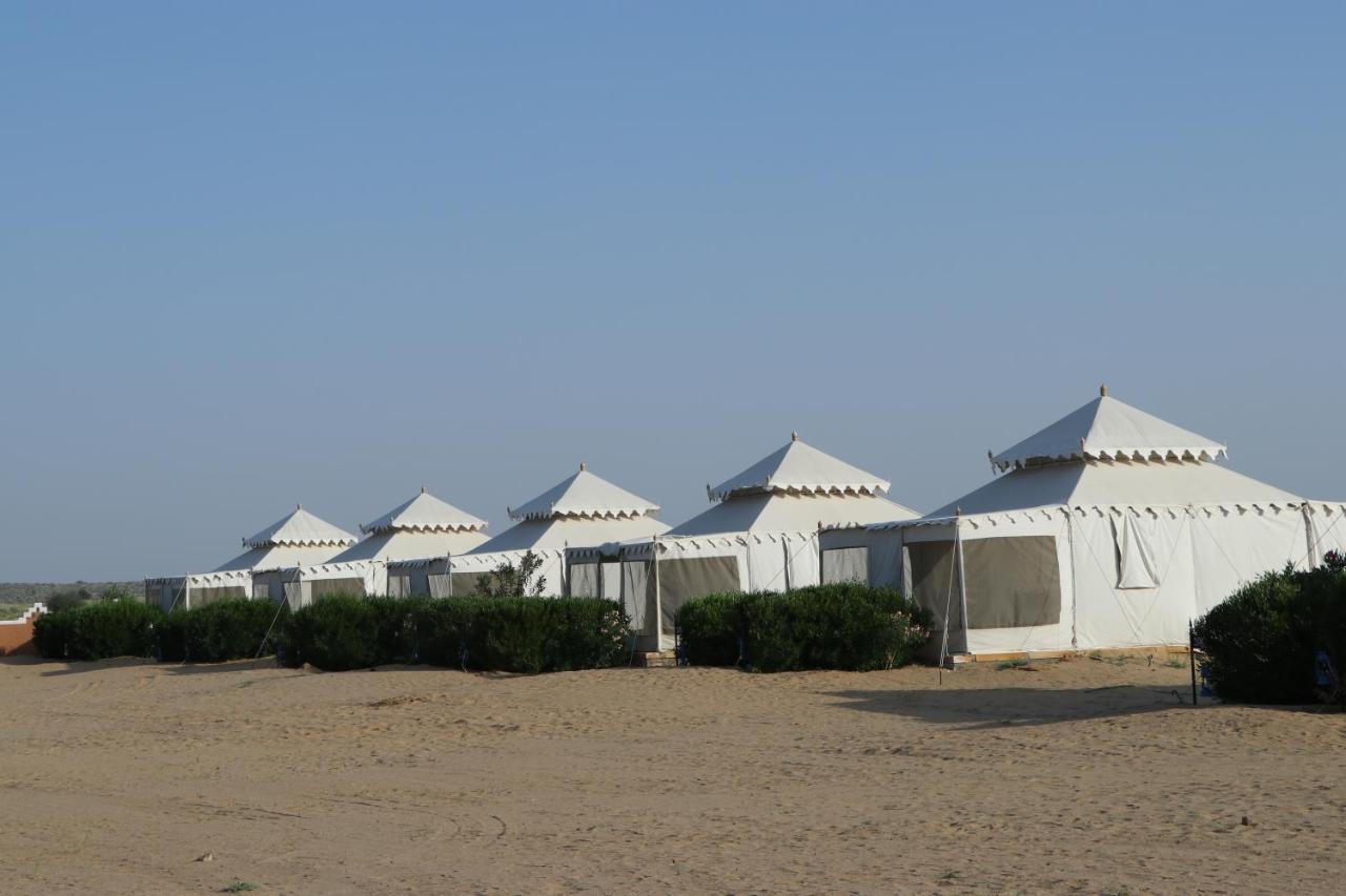 Sunny Desert Camp Kuri Luaran gambar
