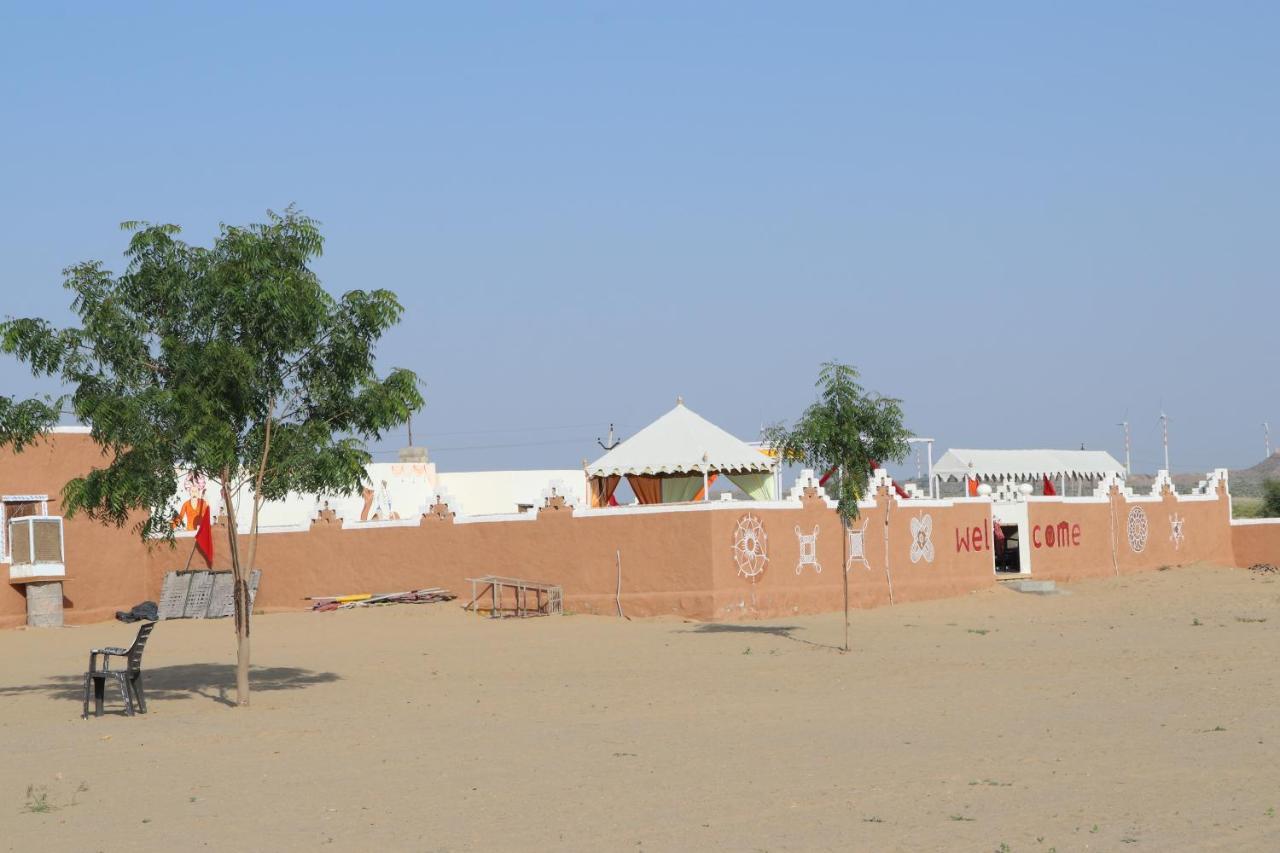 Sunny Desert Camp Kuri Luaran gambar