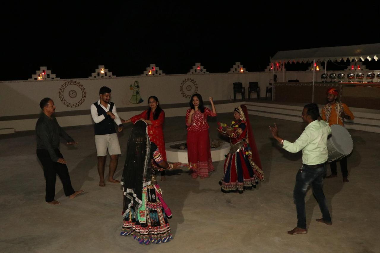 Sunny Desert Camp Kuri Luaran gambar