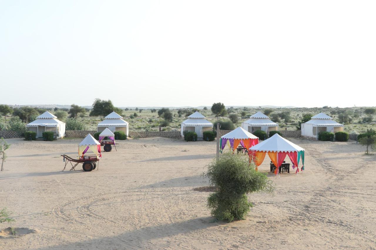 Sunny Desert Camp Kuri Luaran gambar