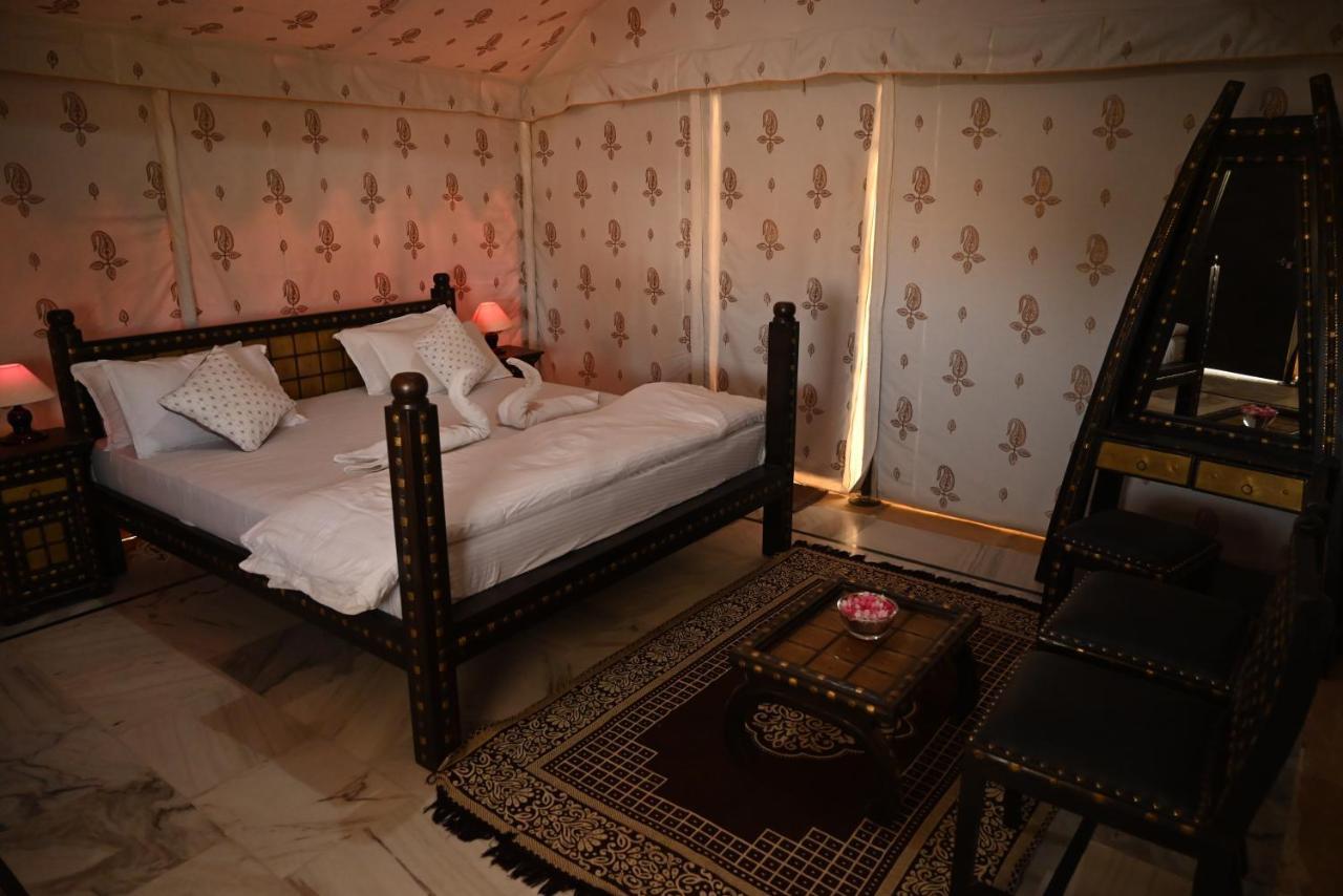 Sunny Desert Camp Kuri Luaran gambar