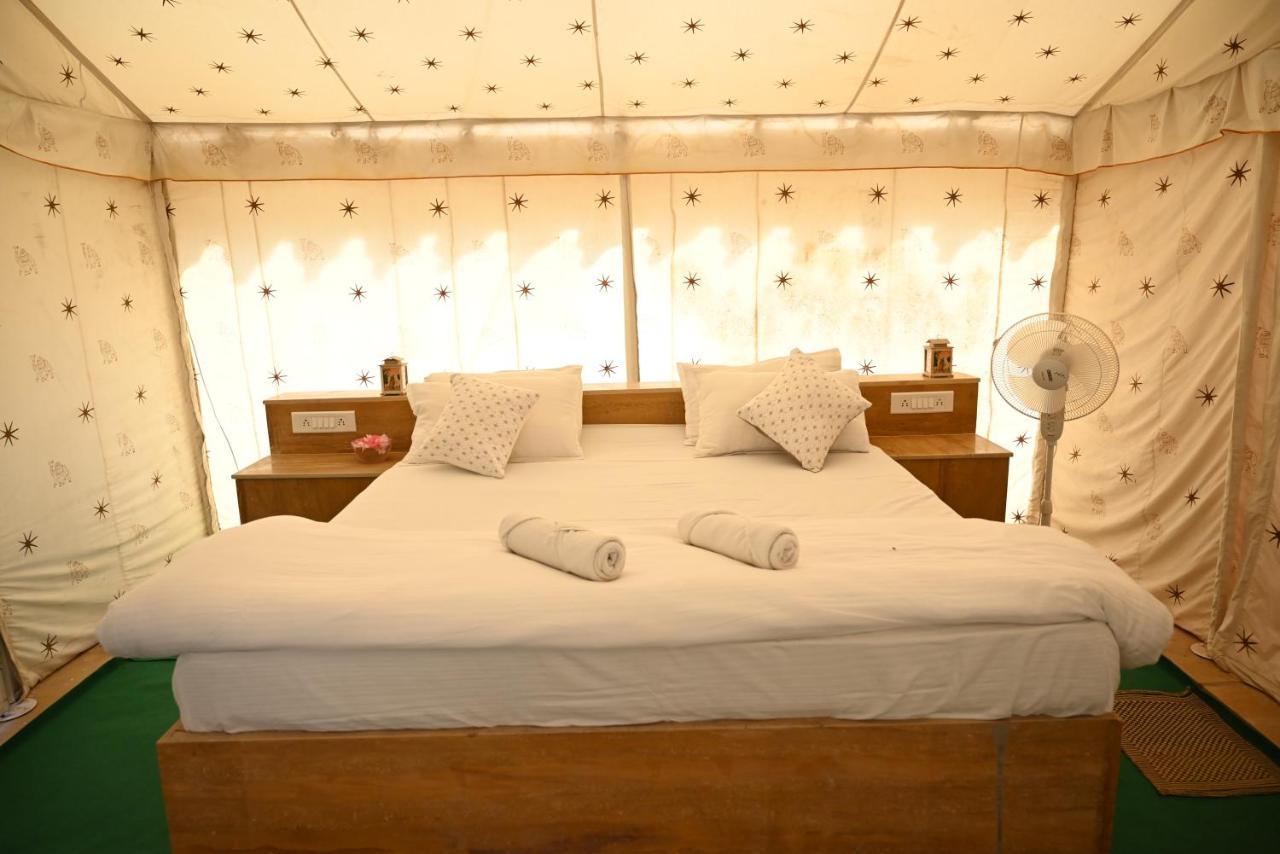Sunny Desert Camp Kuri Luaran gambar