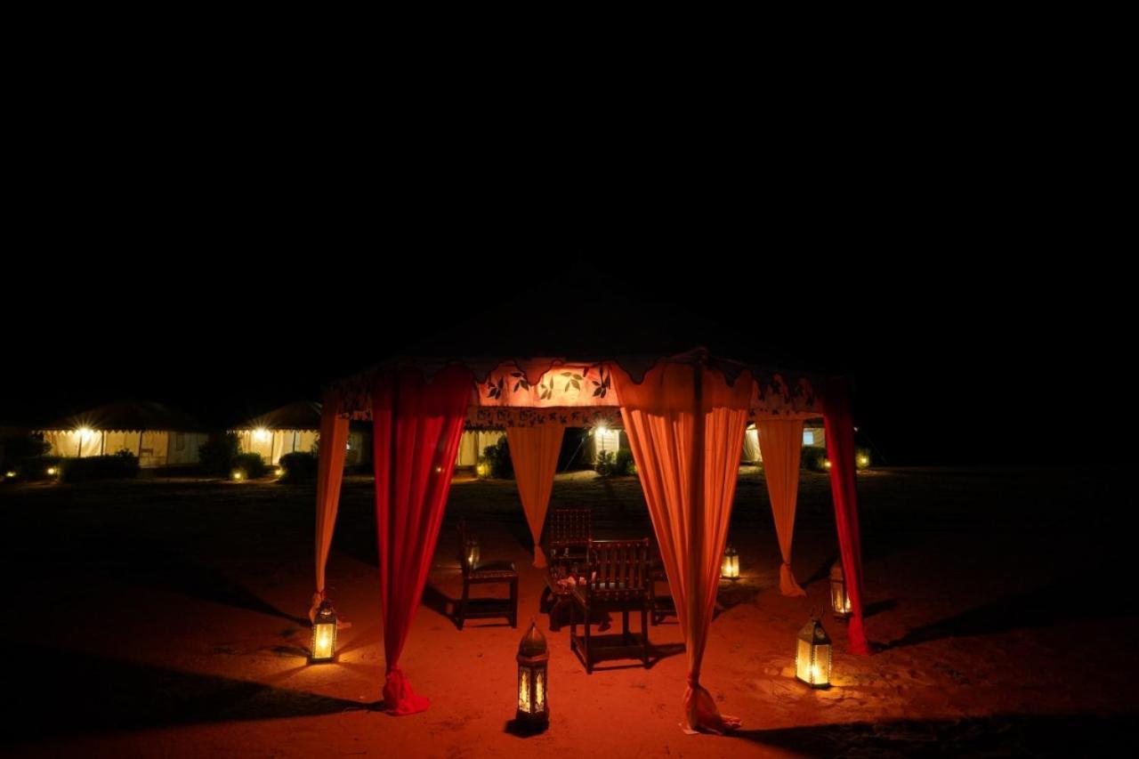 Sunny Desert Camp Kuri Luaran gambar