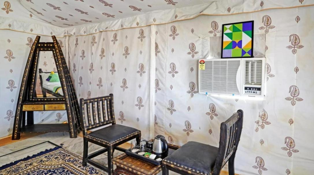 Sunny Desert Camp Kuri Luaran gambar