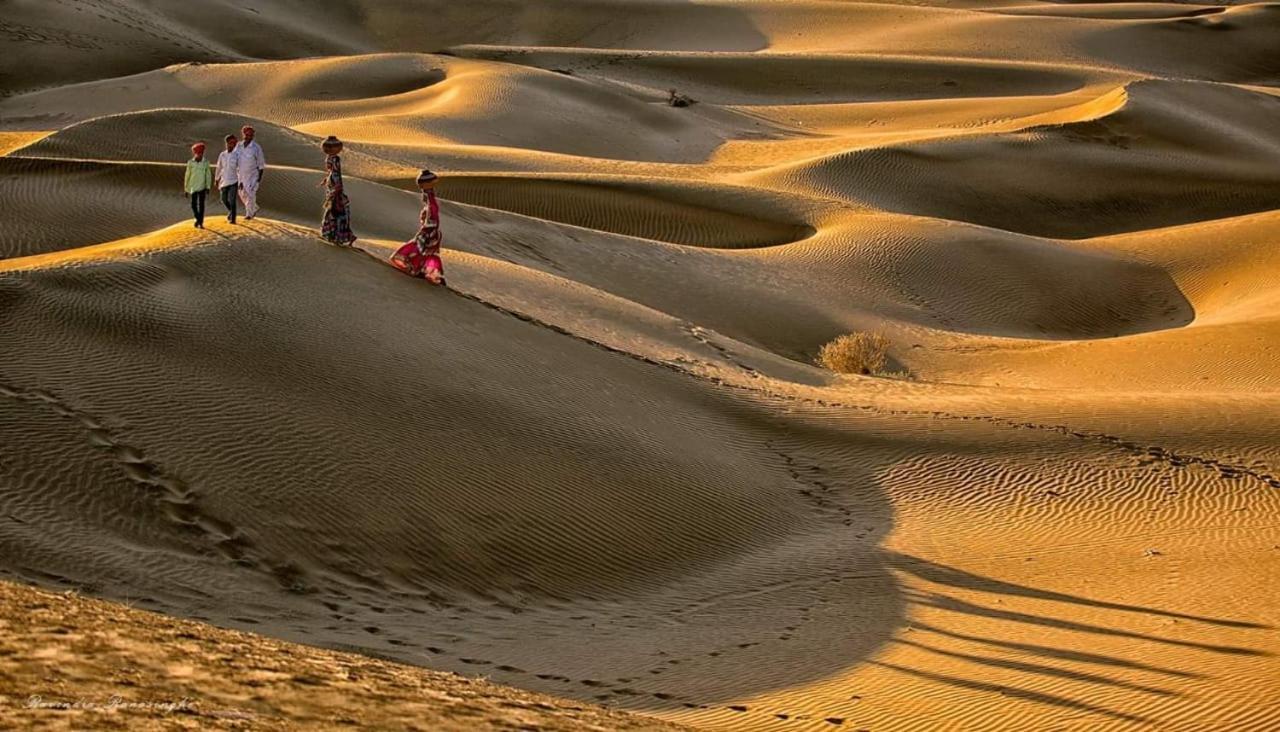 Sunny Desert Camp Kuri Luaran gambar