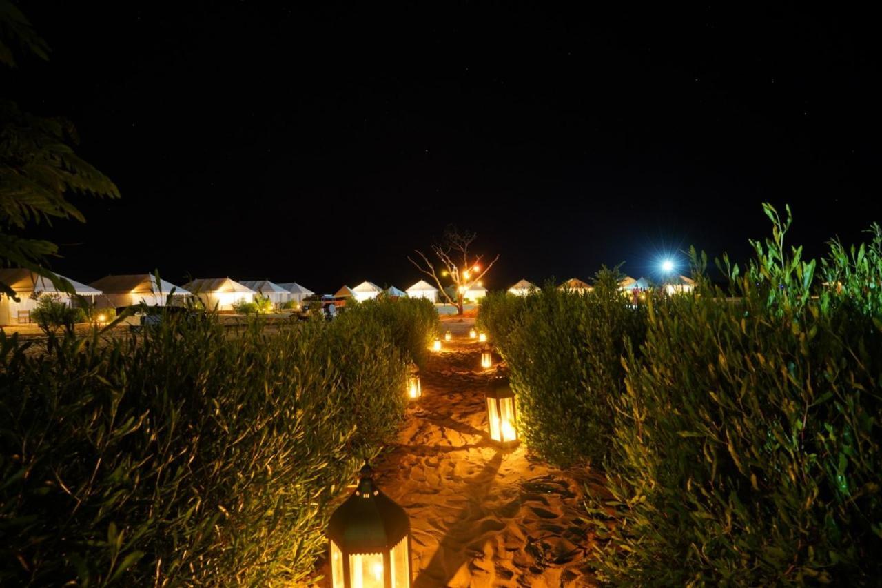 Sunny Desert Camp Kuri Luaran gambar