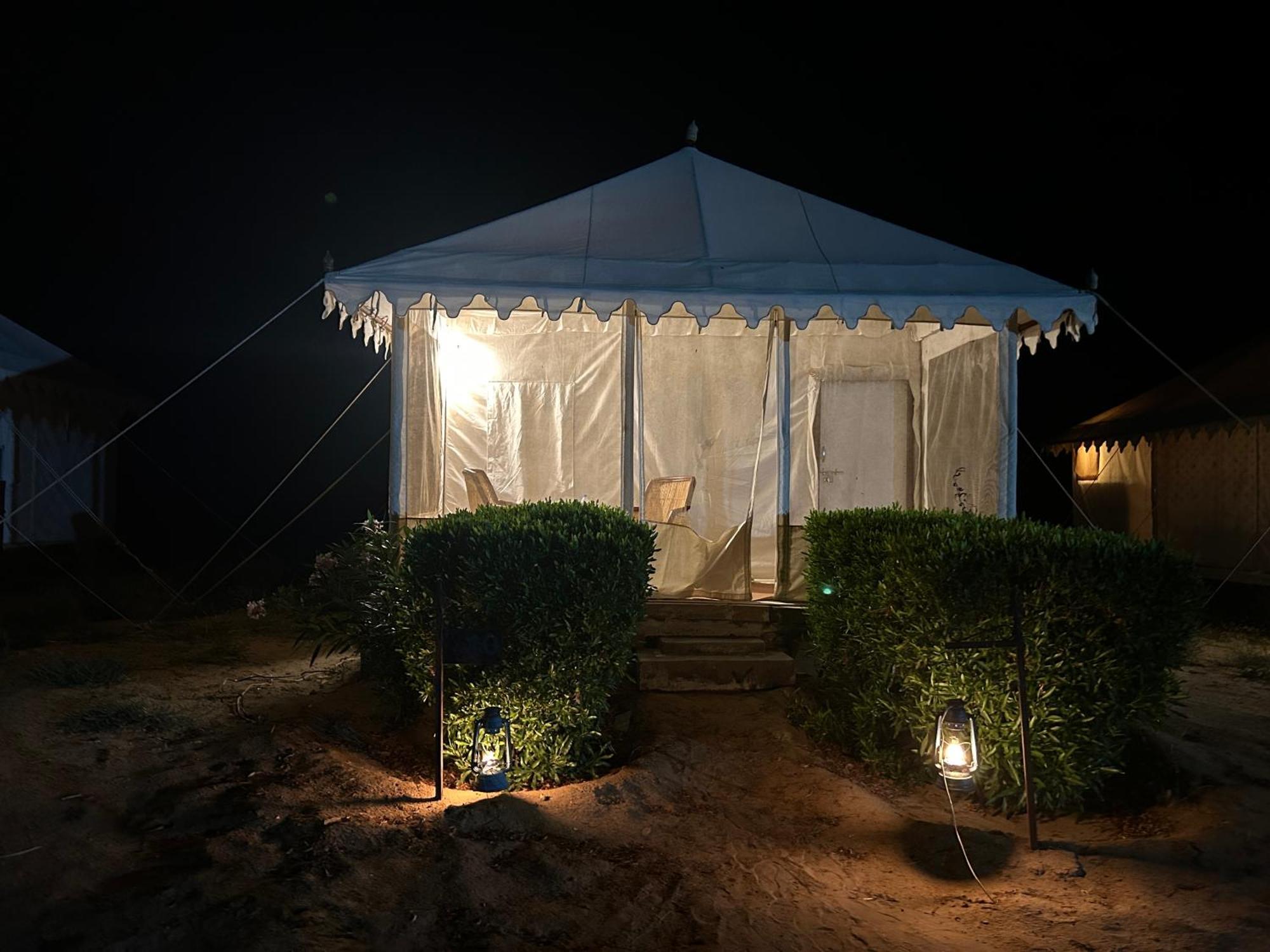Sunny Desert Camp Kuri Luaran gambar