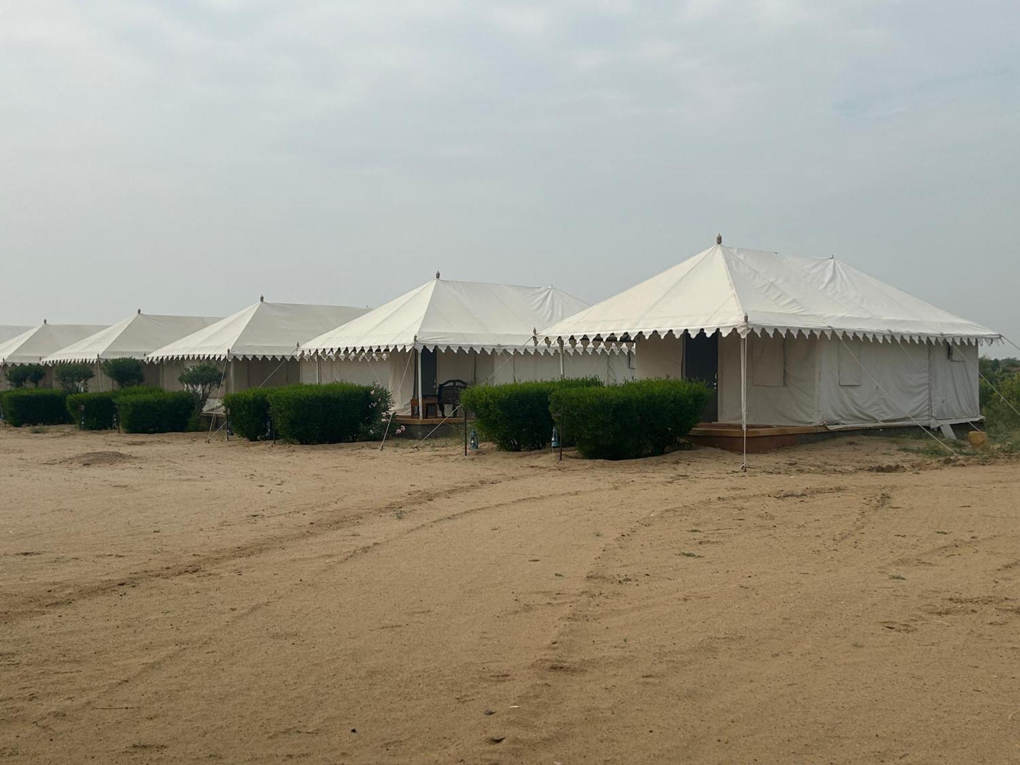 Sunny Desert Camp Kuri Luaran gambar