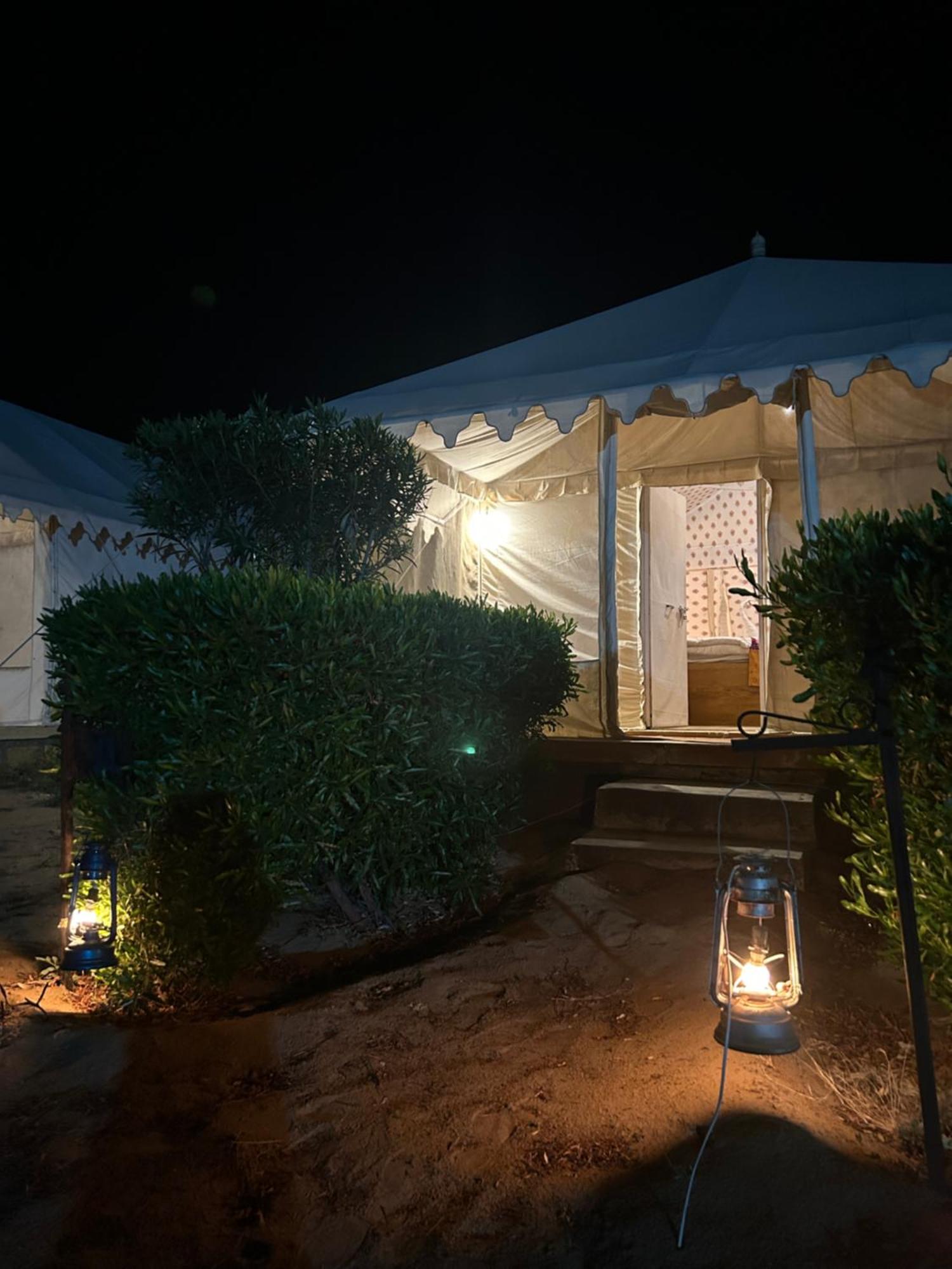 Sunny Desert Camp Kuri Luaran gambar