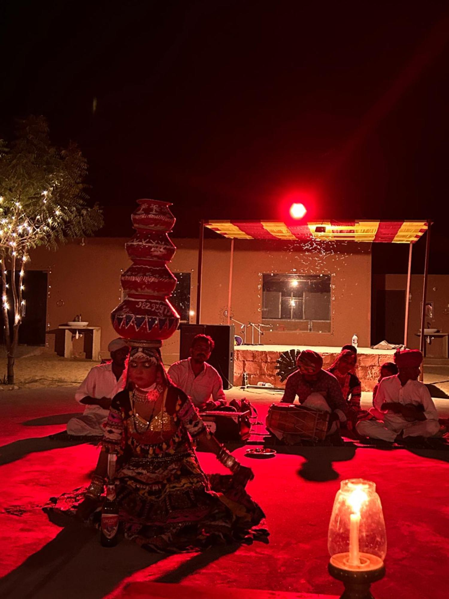 Sunny Desert Camp Kuri Luaran gambar