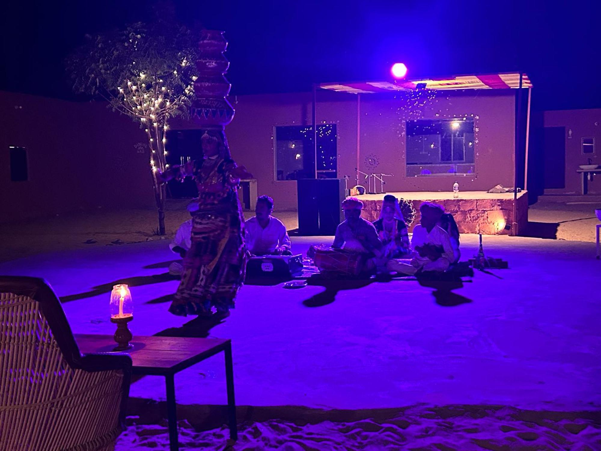 Sunny Desert Camp Kuri Luaran gambar